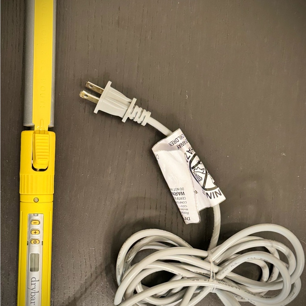Drybar 3 Day Bender 1” Curling Iron